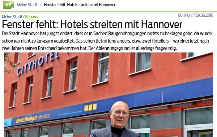 2018/06/26 Neue Presse Hannover – Fenster fehlt: Hotels streiten mit Hannover